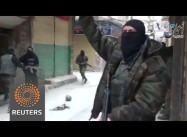 Hamas forces join fight against ISIL in Damascus refugee camp