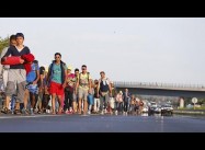 As Germans welcome 1000s of Refugees, EU, Turkey Wrangle over Crisis