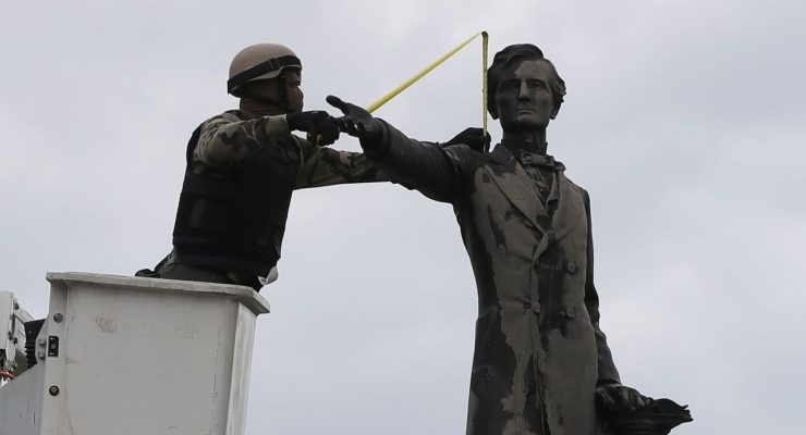 Alabama Passes Bill to Protect Confederate Monuments even at cost of Economy