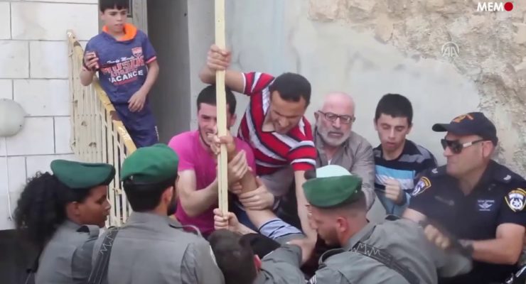 Extremist Israeli Squatters literally kick Palestinians out of Home, Move In