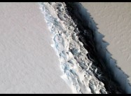 Warm waters melting Antarctic ice shelves for 1st time in 7,000 years