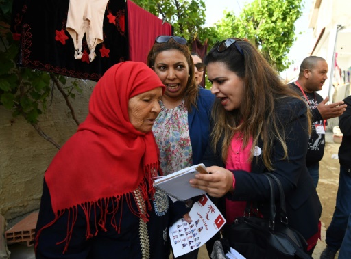 Tunisian women hit campaign trail as equals to men