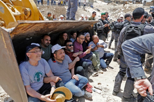 Israel arrests 9 Bedouin Protesters as it Prepares to Bulldoze their Village