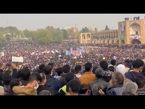 The Climate Emergency Comes for Iran, as Thousands of Angry Farmers Protest in Dry Riverbed at Isfahan