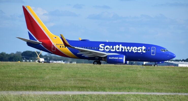 Southwest’s Meltdown: Stock Buybacks, High Exec Pay, and Neglected Software Upgrades