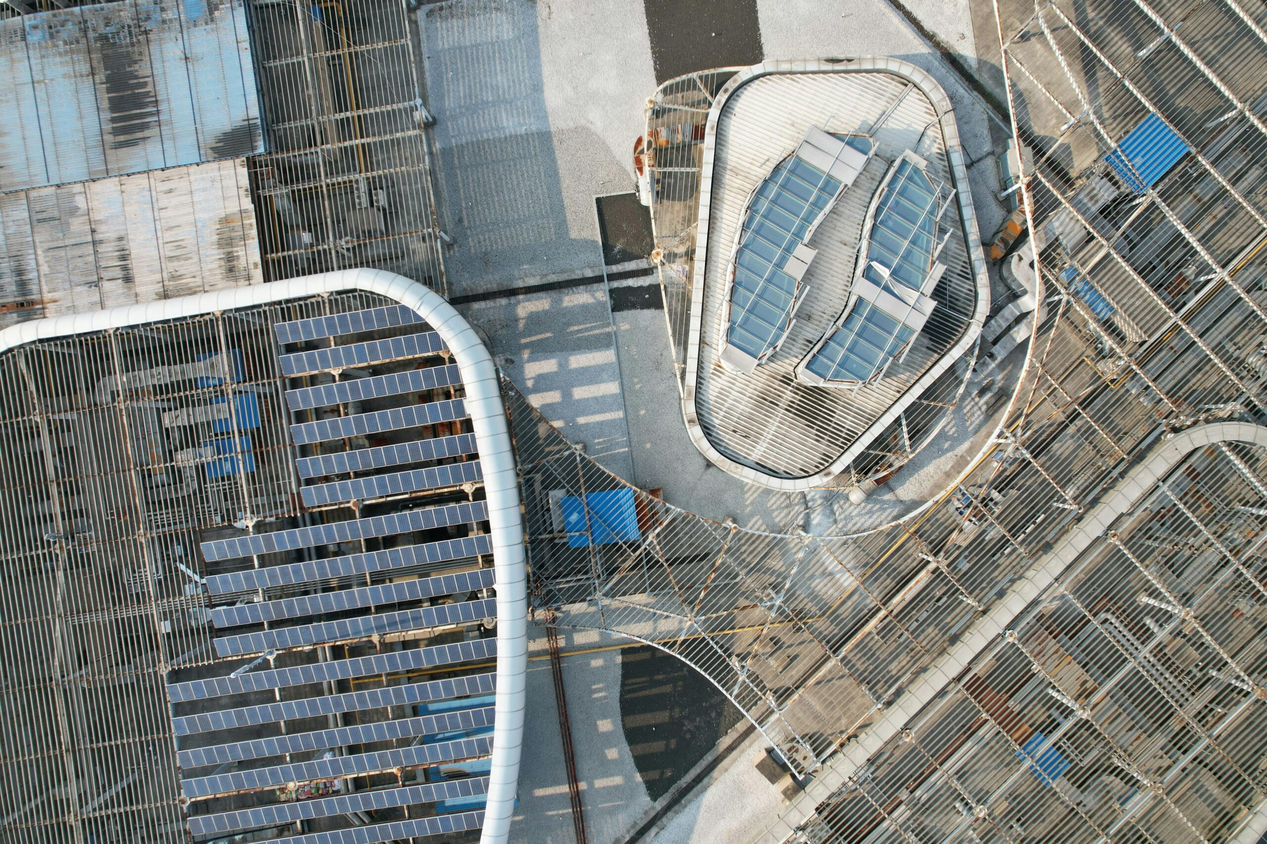 America’s worsening Solar Gap with China, which installs 100 Panels per Second