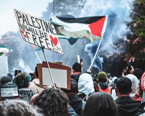 Dockworker strikes in solidarity with Gaza have a long legacy