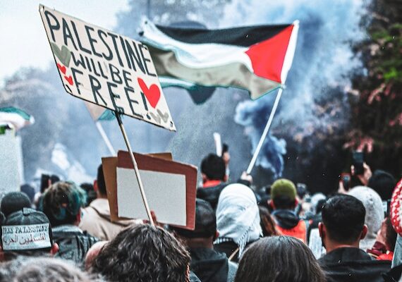 Dockworker strikes in solidarity with Gaza have a long legacy