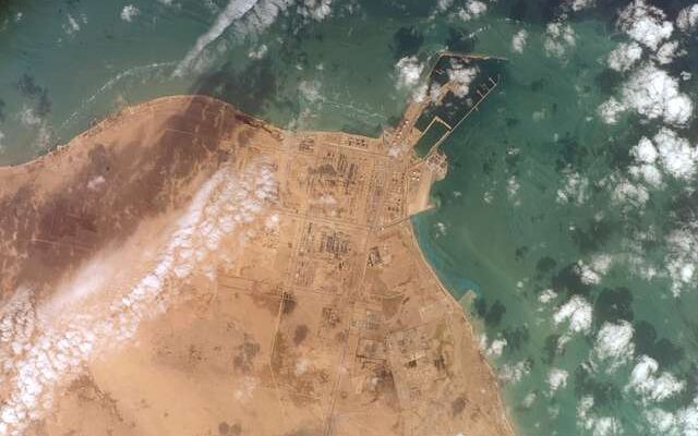 Attacks on on Mideast Energy Risk Lives, Global Downturn